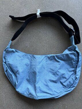 Brand new Medium Crescent bag Denim by Baggu
